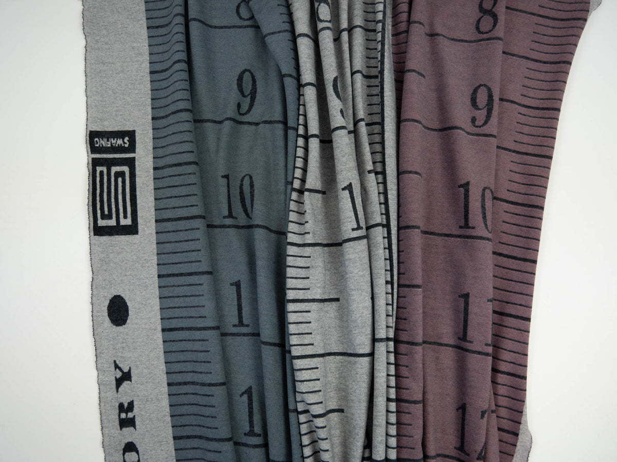 Panel Baumwoll Jacquard Long Story - Maßband Design XXL Panel 2,40m/pro Panel