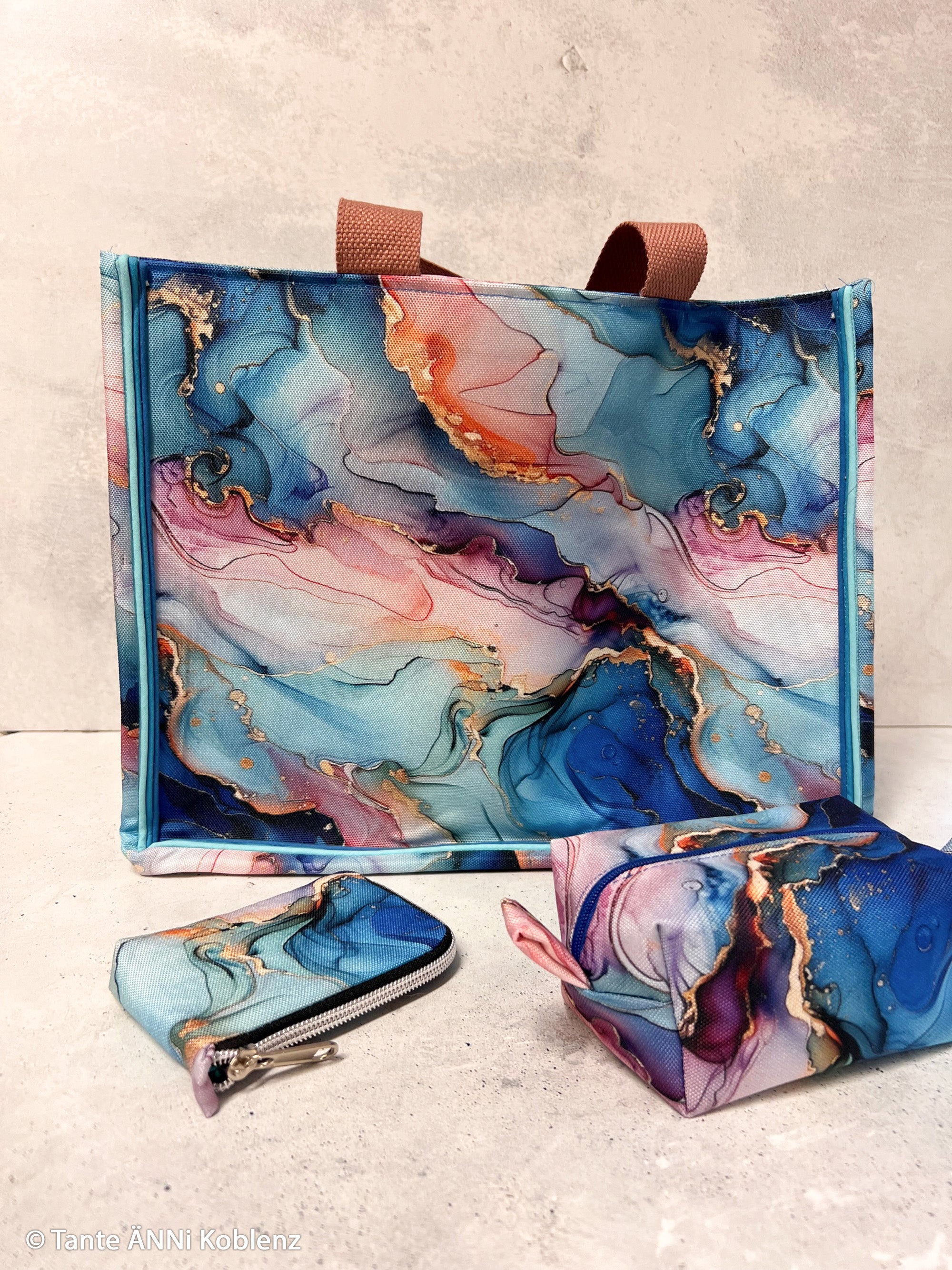 Canvas - Flowing Bloom by Sarah Mariam - Blue (Meterware ab 0.50m)