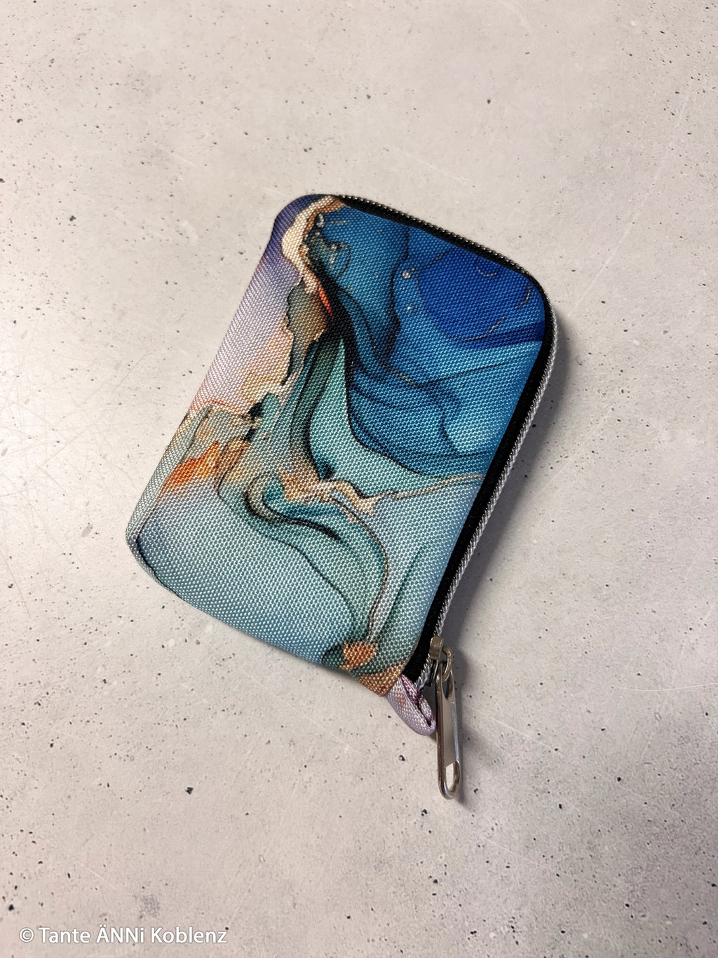 Canvas - Flowing Bloom by Sarah Mariam - Blue (Meterware ab 0.50m)