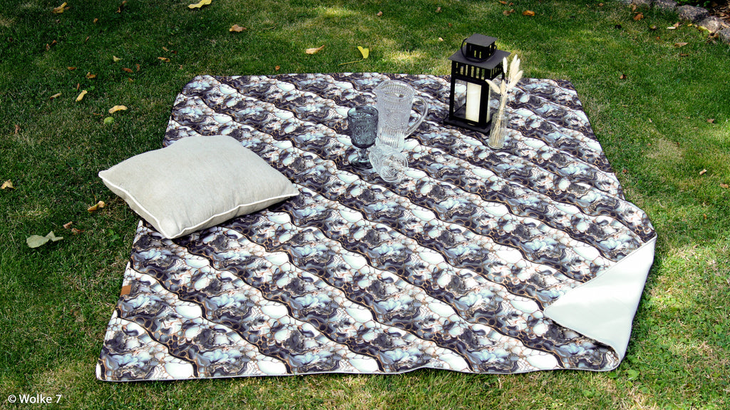 Canvas - Flowing Bloom by Sarah Mariam - Black (Meterware ab 0.50m)