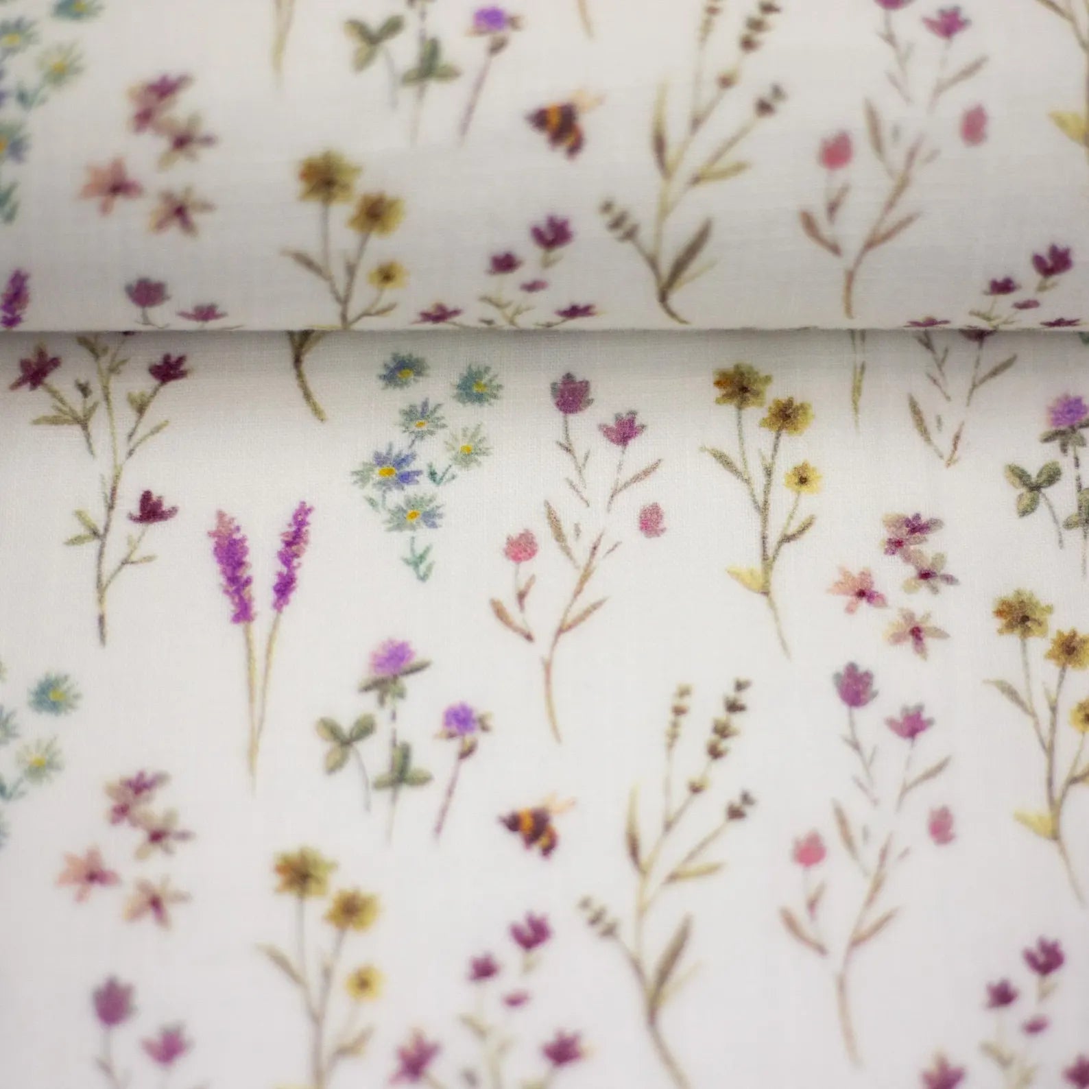 Musselin Stoff (glatt) - Blumen/Spring/Bienchen (Meterware ab 0.50m)